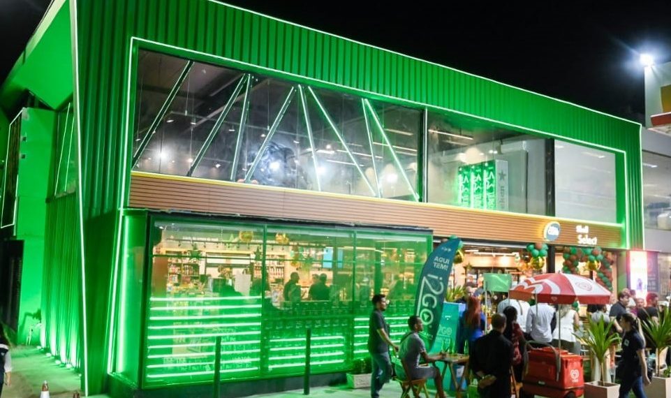 Heineken decora loja Shell Select em ação de lojas emblemáticas no Rio de Janeiro