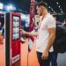 Totem do iFood em restaurantes otimiza pedidos e leva o app para jornada de compra no salão