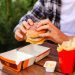 Surto de E. coli nos EUA pode estar relacionado a sanduíche do McDonald's