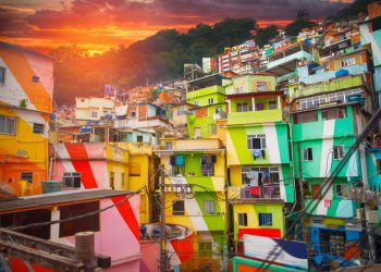 Nestlé, Nubank e Shopee lideram o consumo nas favelas dentro de suas categorias