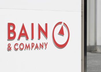 Bain amplia parceria com OpenAI para acelerar o impacto da IA nas organizações