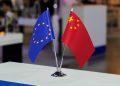 China defende que EUA "interrompam politização" da economia