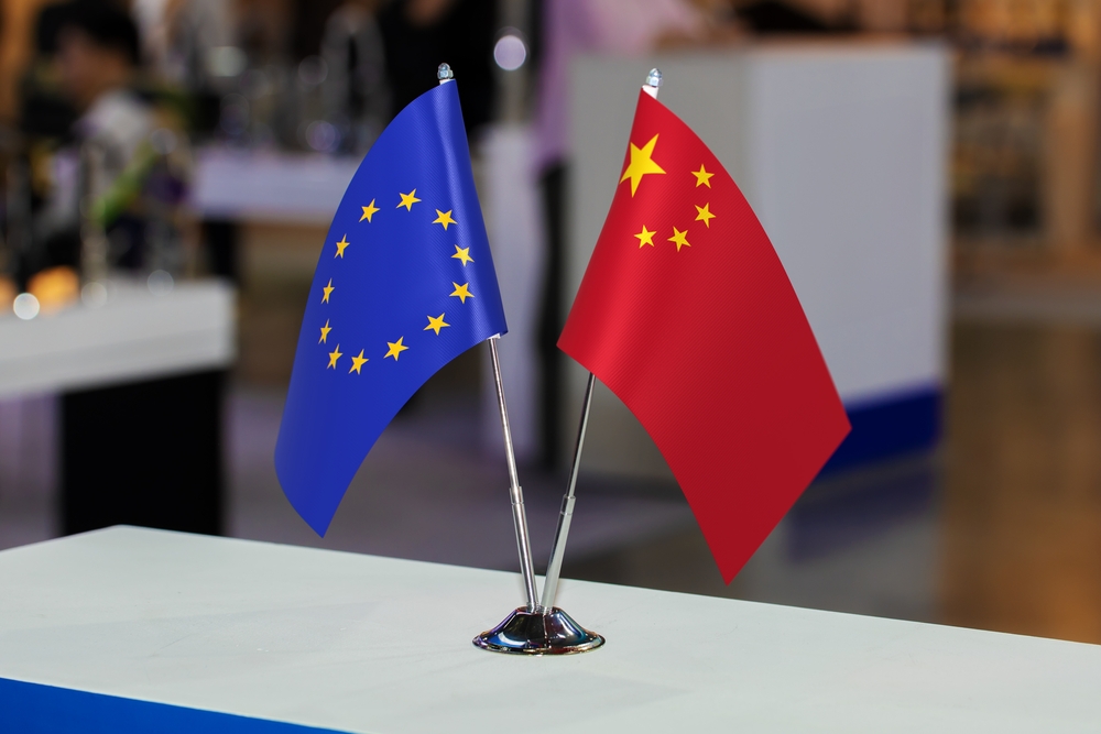 China defende que EUA "interrompam politização" da economia