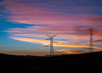Energia furtada no Brasil daria para atender todo o Estado da Bahia, diz diretor da Aneel