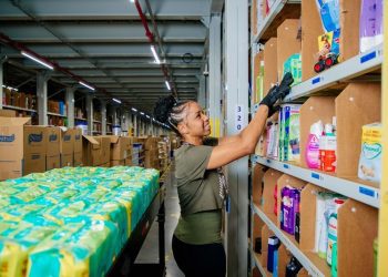 Amazon abre 6.500 vagas temporárias no Brasil para atender à demanda de fim de ano