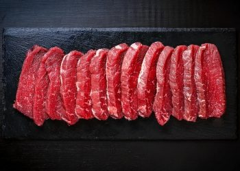 Exportação brasileira de carne bovina registra recorde em outubro, aponta Abiec