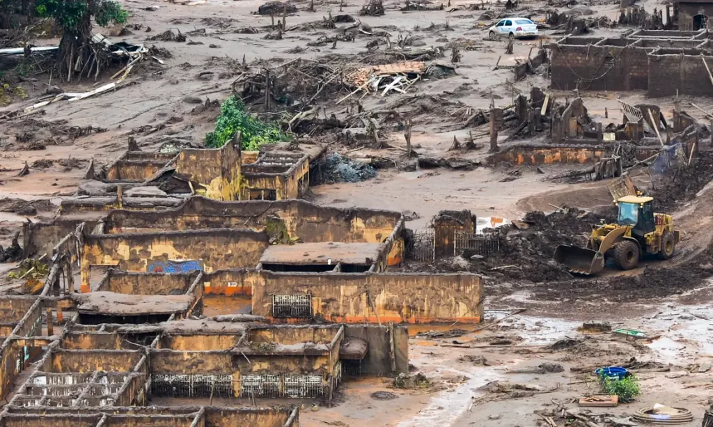 Juíza absolve Samarco, Vale e BHP de crimes ambientais na tragédia de Mariana