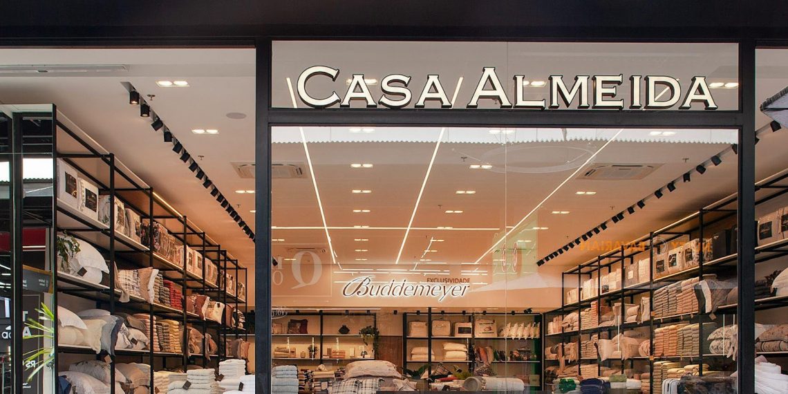 Casa Almeida aposta em outlets para expandir sua marca no segmento premium