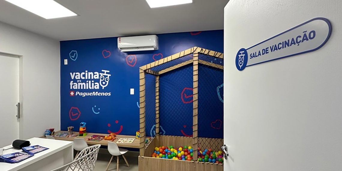 Pague Menos inaugura sala de vacinação infantil mirando atrair consumidores e incentivar imunização