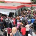 Entregadores de aplicativos de delivery em greve fazem manifestação na frente a sede do iFood em Osasco