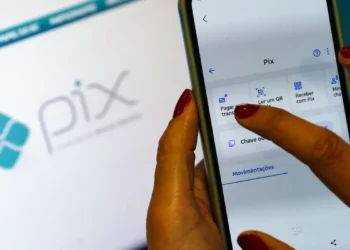 Pix parcelado chega em setembro e deve impulsionar compras de alto valor no varejo