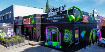 Oxxo mantém estratégia de lojas emblemáticas e inaugura unidade com temática gamer