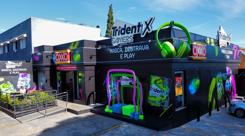 Oxxo mantém estratégia de lojas emblemáticas e inaugura unidade com temática gamer
