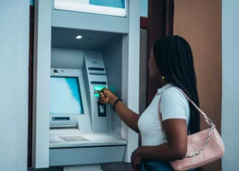 Veja como checar dados oficiais sobre a saúde financeira do seu banco