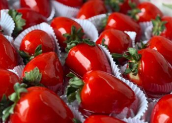 Morango do Amor: doce viraliza nas redes e dispara busca pela iguaria