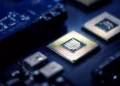 EUA suspendem parte das restrições sobre exportações de software de chips da China
