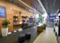 Flagship futurista da Tim tem estúdio para podcasts e espaço gamer