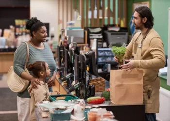 Supermercados em 2025: formatos menores, compras rápidas e a força da conveniência