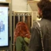 Provador inteligente da Aramis mostra caimento das roupas no corpo em segundos