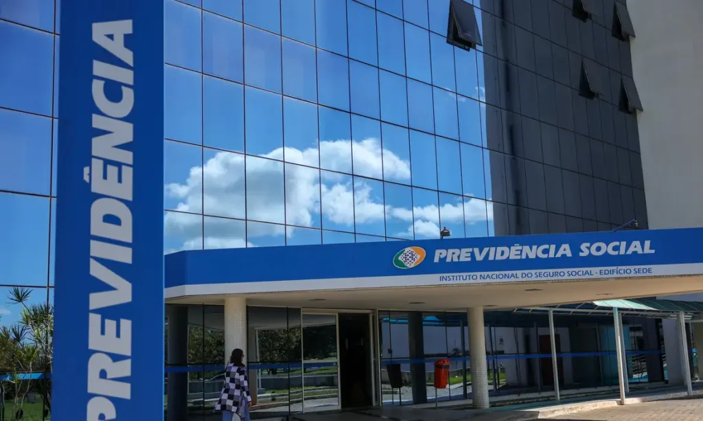INSS suspende contrato com a Crefisa, acusada de atrasos em pagamentos, coação e vendas casadas