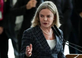 O plano de contingência pretende proteger o País de decisão unilateral dos EUA, diz Gleisi