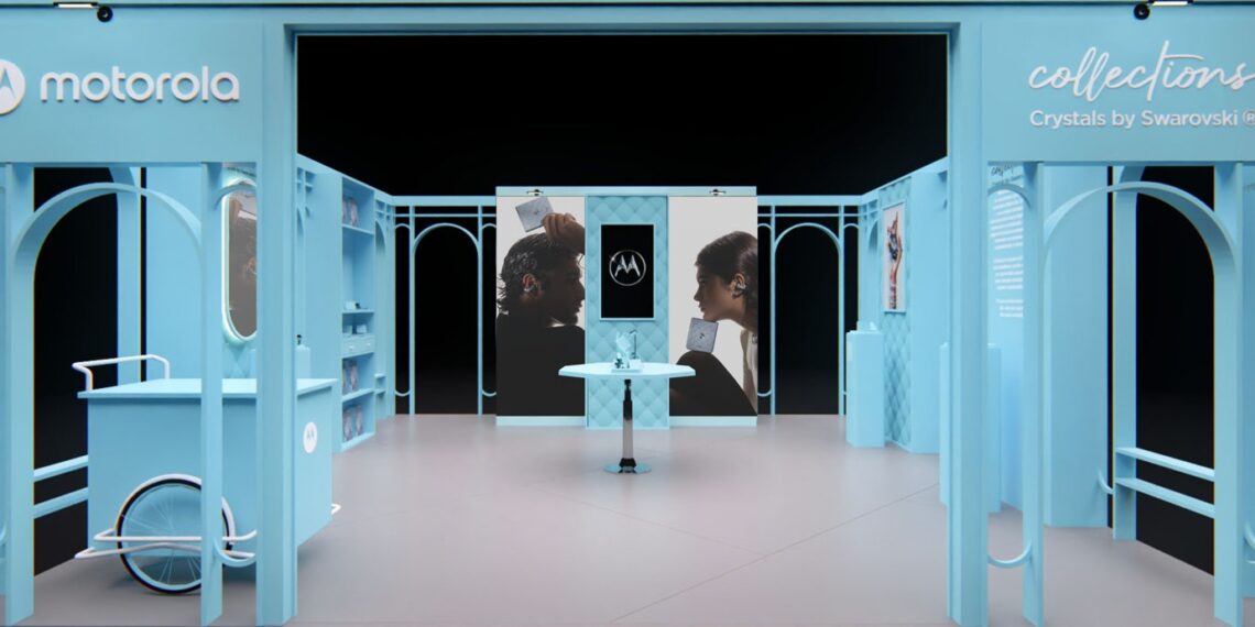Nova pop-up da Motorola com a Swarovski no JK Iguatemi conecta tecnologia e lifestyle