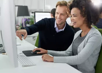 Trate seus colaboradores como clientes: a experiência deles molda a sua
