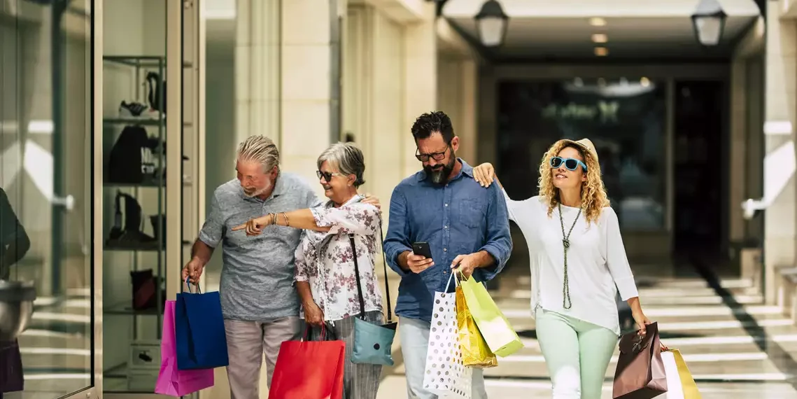 Shoppings se transformam em espaço de pausa, lazer e rituais para várias gerações