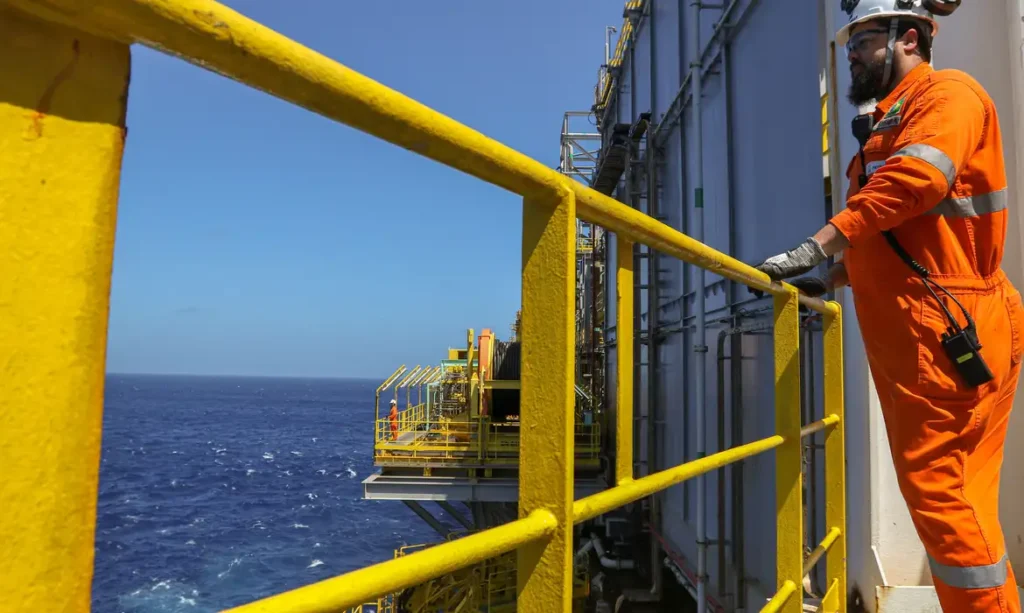 "Batalha é diária até furar o primeiro poço na Margem Equatorial", afirma diretora da Petrobras