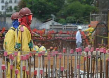 Índice que corrige salários, INPC acumula 5,05% em 12 meses