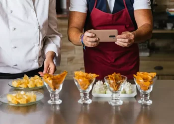 A cultura digital do foodservice: redes sociais, novas gerações e o futuro do branding