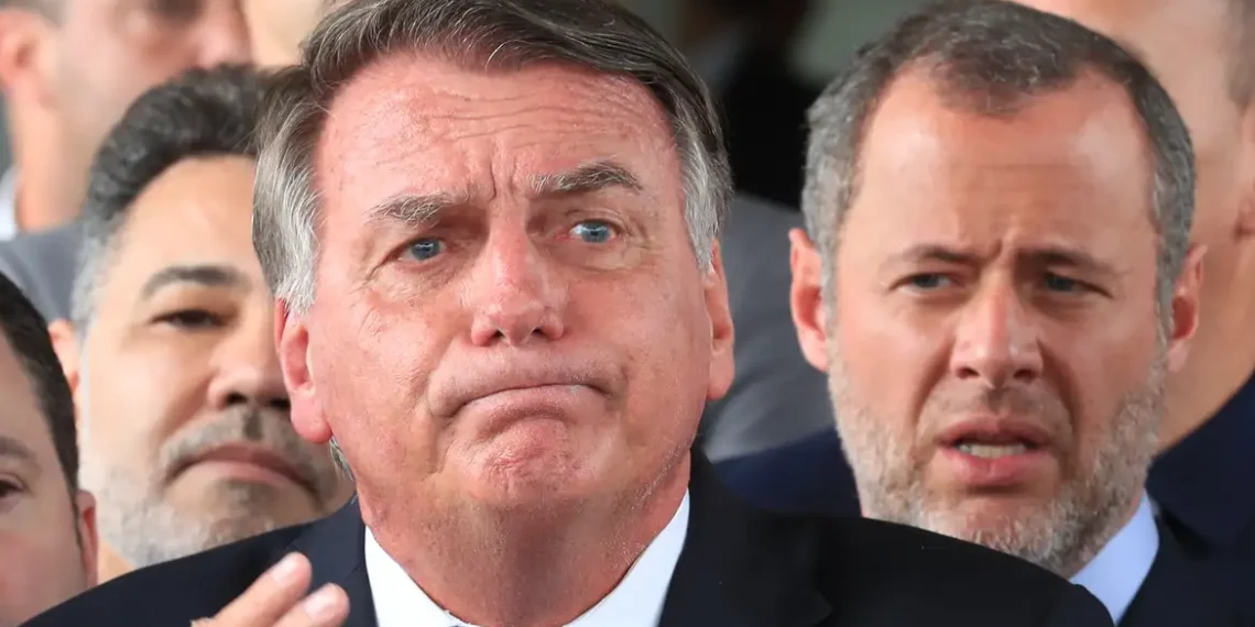 Por 4 a 1, STF condena Bolsonaro e mais sete pela trama golpista