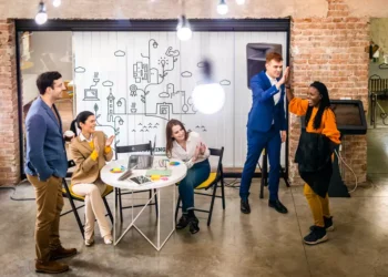 Retail Tech Awards anuncia as 10 startups finalistas do prêmio de inovação no varejo