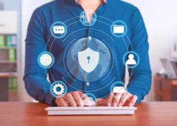 A fortaleza digital do varejo: navegando pelos desafios da cybersegurança em um mundo conectado