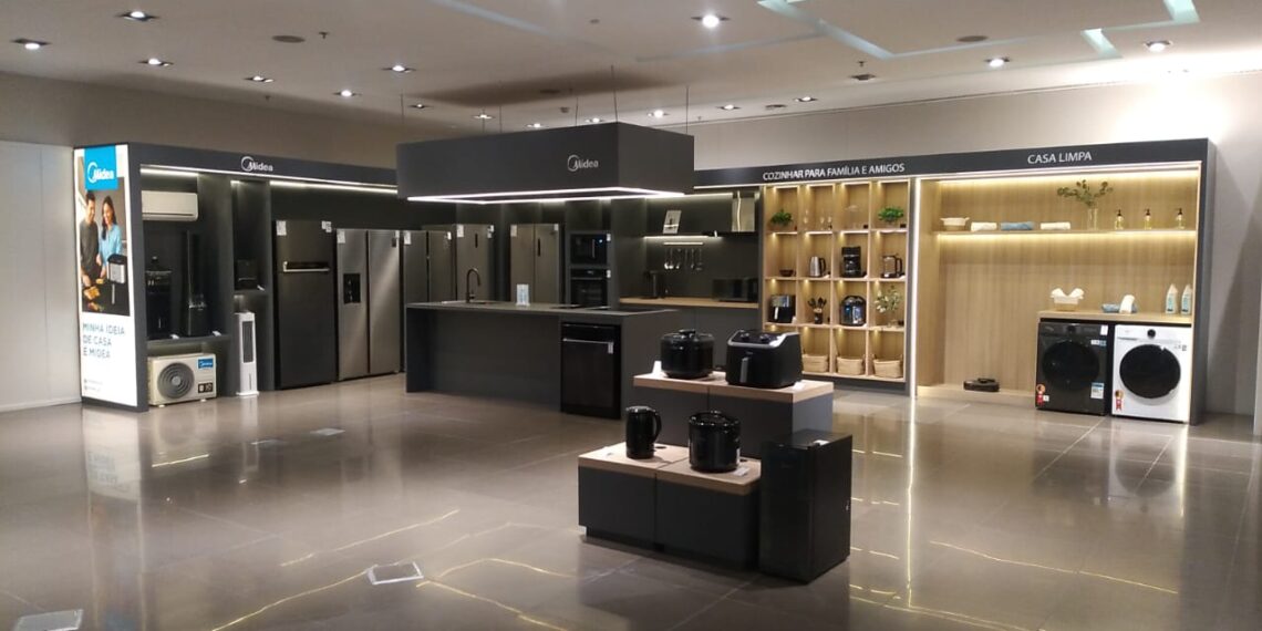Fast Shop inaugura espaços dedicados a testes e experimentação de produtos da Midea