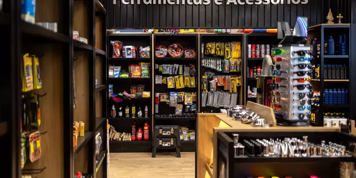 AmPm estreia modelo de loja em rodovias e chega à 100ª unidade com nova marca
