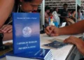 Desemprego no trimestre cai para menor taxa da série histórica