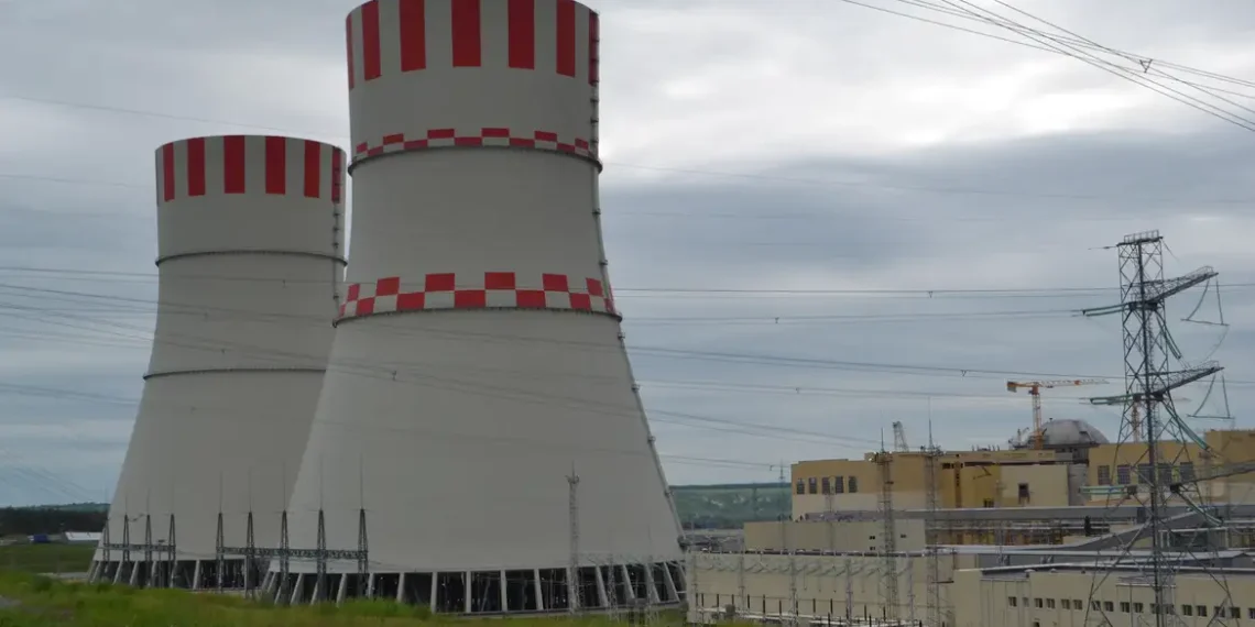 EUA avançam em plano de energia limpa com acordo de US$ 80 bi para reatores nucleares