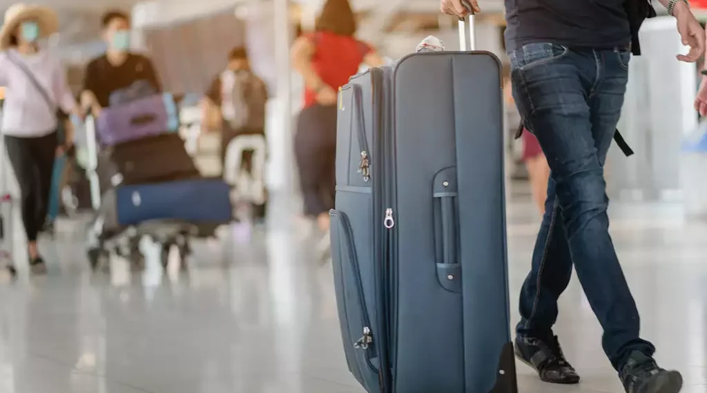 Motta pautará urgência de projeto que proíbe cobrança de mala de mão por companhias aéreas