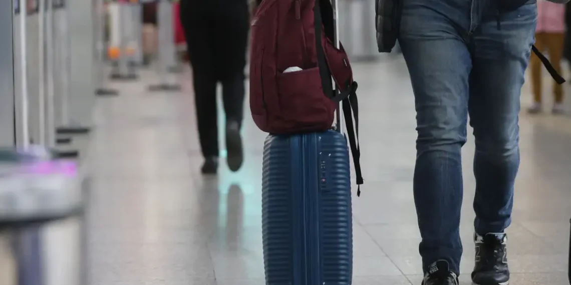 Despacho de uma bagagem de até 23 kg volta a ser gratuito, decide Câmara