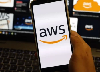 AWS informa em boletim que segue enfrentando 'erros elevados' no sistema