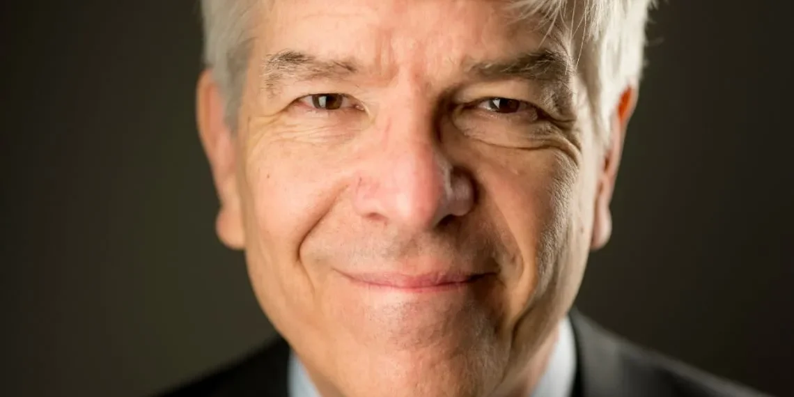 Nobel de Economia, Paul Romer diz a brasileiros que não aceitem interferências de big techs