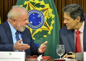Haddad se reúne com Lula para discutir orçamento e tarifaço com os EUA