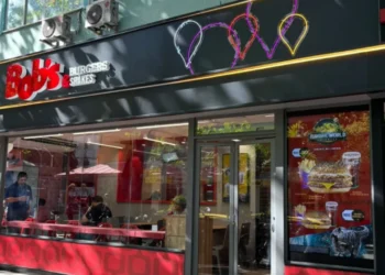 Projeto loja Bob’s assinado pelo Estúdio Jacarandá ganha ouro no Prêmio Anual Popai