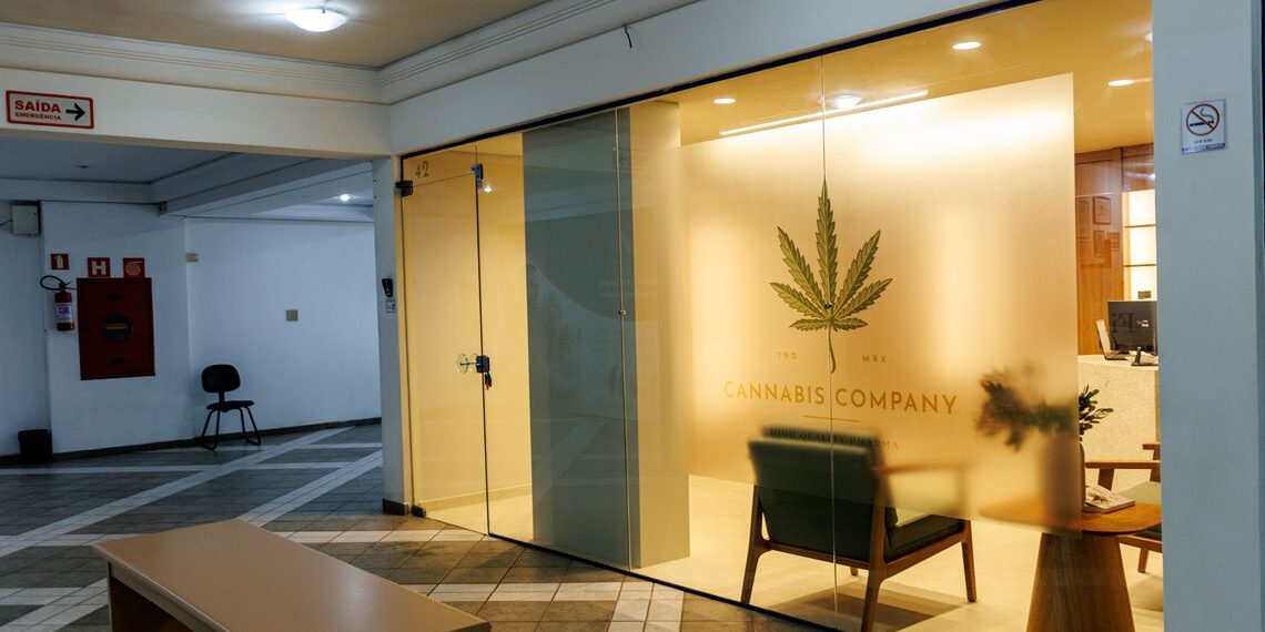 Curitiba recebe a primeira farmácia especializada em cannabis medicinal do País