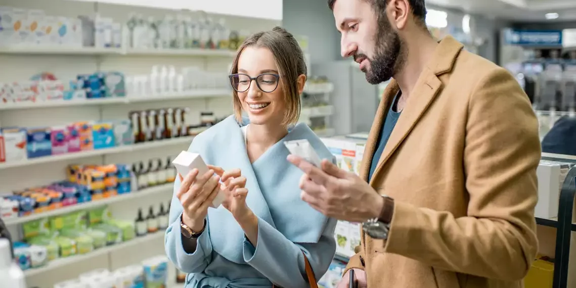 Muito além de remédio: consumidor busca farmácias para comprar de cosmético a snack