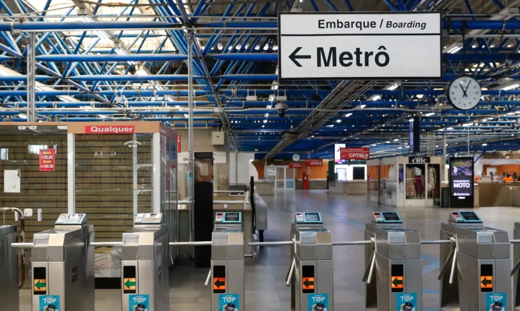 Pagamento por aproximação passa a ser usado no Metrô de São Paulo