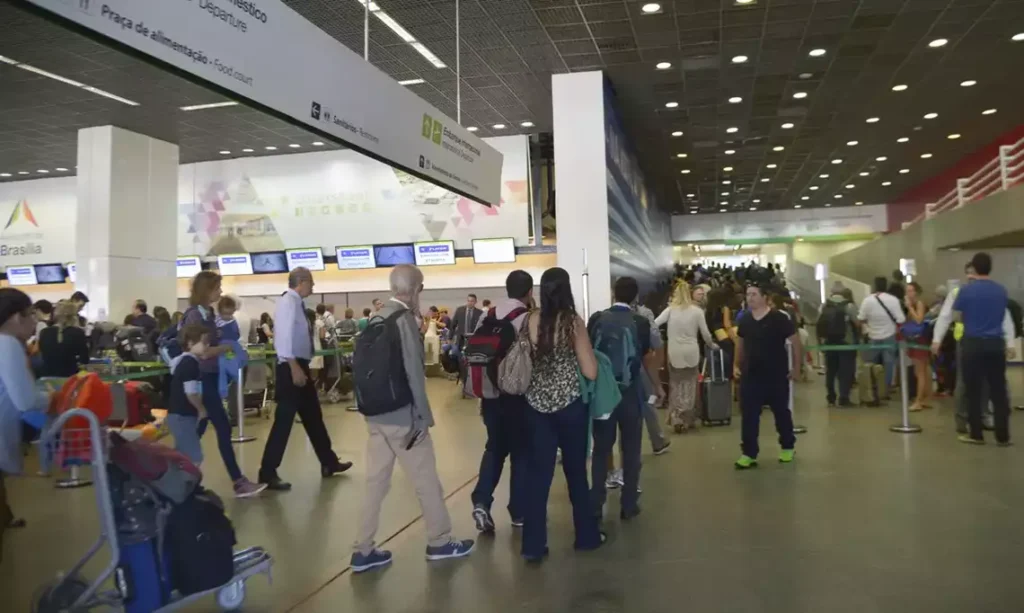 Direitos dos passageiros: Anac faz operação em aeroportos de 15 Estados