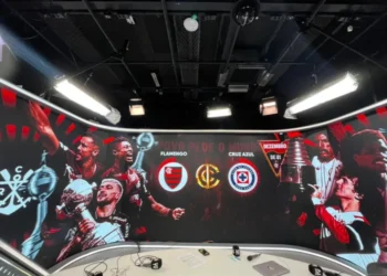 Mercado Livre e CazéTV estreiam recurso do YouTube Shopping em transmissão de jogo do Flamengo