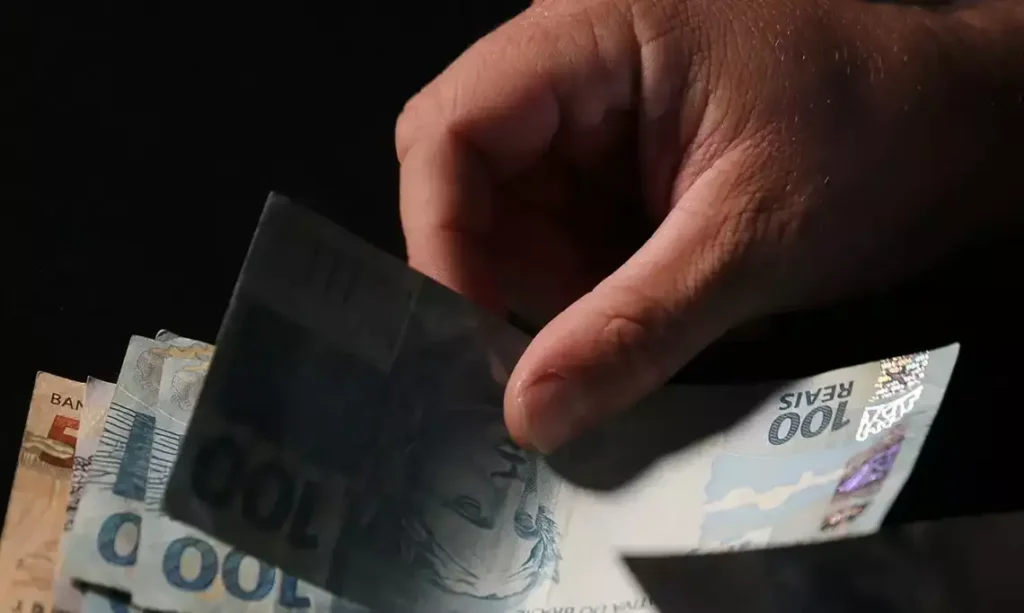 Cerca de 95,3 milhões de pessoas recebem 2ª parcela do décimo terceiro
